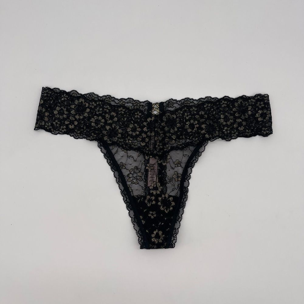 NWT Victorias Secret Thong